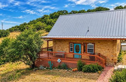 RUSTIC BLUEBONNET CABIN With VIEW BY HIDDEN FALL PARK - Photo 2