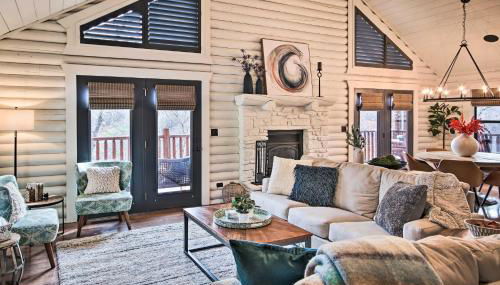 Enchanting Forested Cabin with Fire Pit and Grill - Foto 4