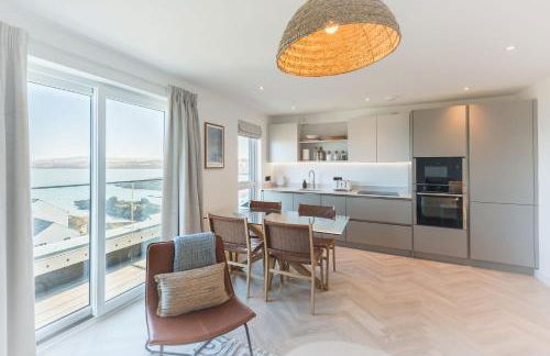 Gwel Y Mor Penthouse by Birch Stays New Home - Photo 24