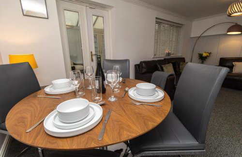 Free Driveway Parking, 3 Double Bedroom House, Quiet Private Estate, Fast WIFI, Ideal for Long Term Contractor, etc Stays, 3 miles 7 mins drive to Nissan, 15 mins to Sunderland Newcastle, Regular Housekeeping Options - See Our Site for Assurance - Foto 25