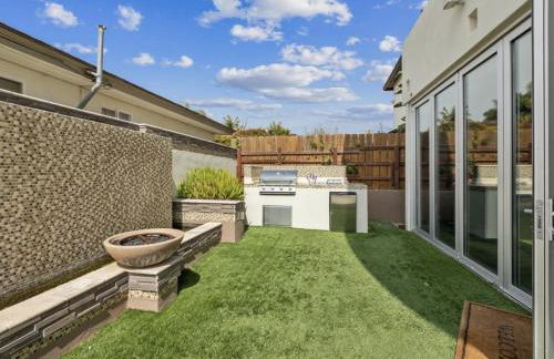 The Wave House! Custom Gem with Panoramic Views, Fire Pit, BBQ, Pool Table - Foto 34