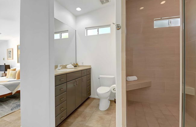 Modern Oasis w/ Pool, Patio Lounge, & Mountain Views Palo Verde by Avantstay - Foto 19