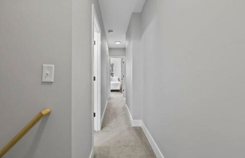 Massive home downtown with Hot Tub - Foto 33