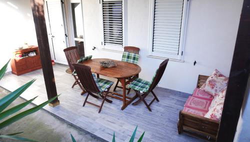 Sardinian Cottage, 150m from the sea, private Garden - Foto 3