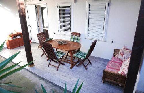 Sardinian Cottage, 150m from the sea, private Garden - Foto 3