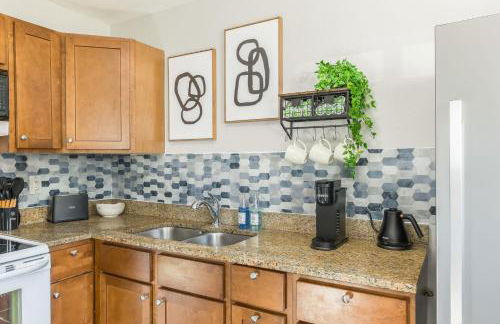 Apartment Kansas City 15mins to KCI with a KING bed and work desk - Foto 15