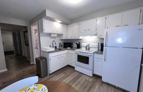 Spring Getaway Holiday Retreat Prime Location - Photo 3