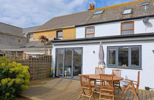 Sherkin -Wittering - 3 minute walk to the beach - Photo 1