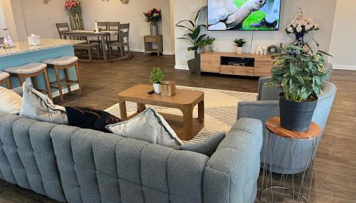 New 4BR Walk to Community Pool & Playground - Foto 2