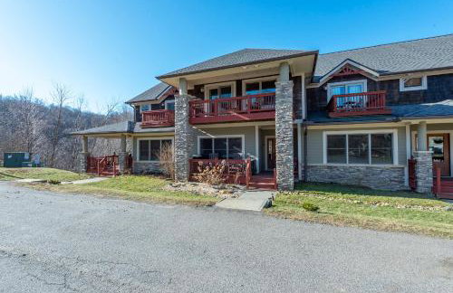 Wolf's Den~Views~Hot Tub~Home Theater~Hatley Ski! - Foto 6