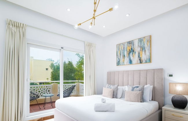 LUX The Meadows 5 Bed Villa - Foto 8