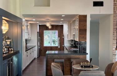 Ultimate Lake Resort Xtravaganza - Luxury - Waterfront - Boathouse - Sleeps 18 - Photo 10