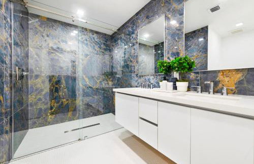 The World's Mansion - Game Room, 9 Bedrooms, HtdPool, Mini Golf, BBQ - Foto 23