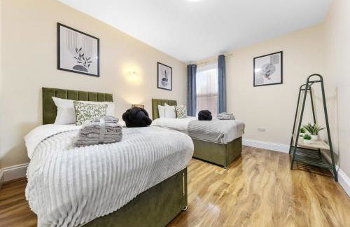 Lovely 4-BR Home In Leyton - Sleeps 14, Near Tube, Arcade, 100inchTV - Foto 66