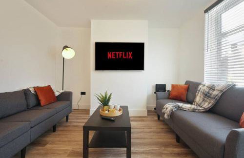 Beighton - 3 Bed Spacious Home with FREE Parking, Great for Groups & Families - Hosted by Stay Host Save - Foto 63