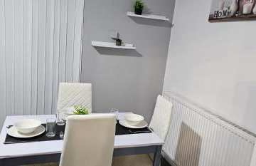 Glebe House - 2 Bedroom Luxury House that sleeps 6, with Free Private Parking, Easy Access to City Centre, and Near the Motorway - Photo 31