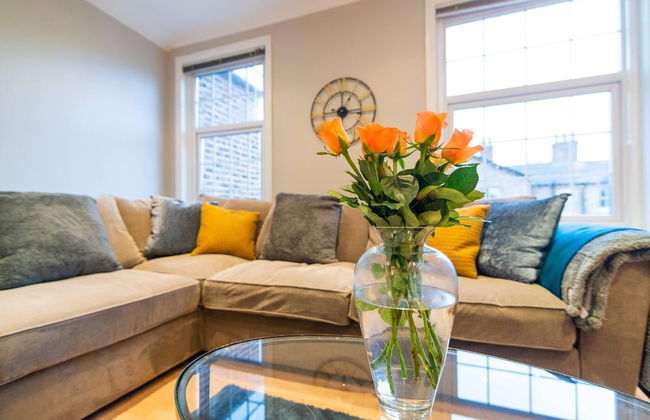 Modern Living 2 Bedroom Apartment South Wilmslow - Photo 22