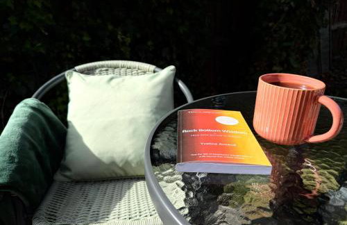 Home away Tamworth Staffordshire 4 Bedroom 3 Bathroom - Semi Detached House - Foto 47