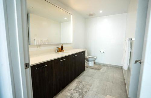 Downtown Miami 2BR Retreat - Walk to Bayside & Port - Sleeps 6 - Foto 10