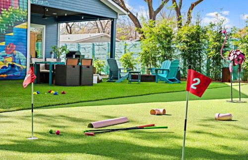 Austin Oasis Spacious 4BR Retreat with Hot Tub Cowboy Pool and Infrared Sauna Perfect for Families and Bachelorettes - Photo 31