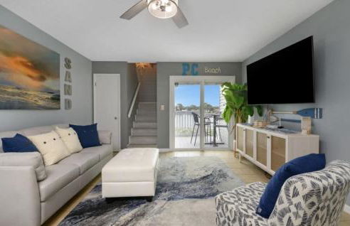 Susie Q's Beach Retreat by Sand Seeker Vacations - Photo 4