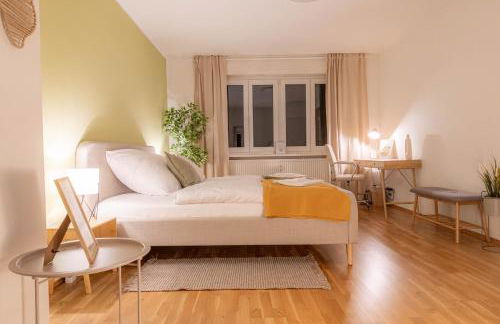 K15 Cozy, Unique & Spacious 3-Room Apartment with Balcony or Single Room by LIPA - Foto 2