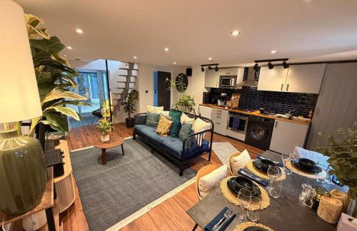 Cozy Cottage Coventry self check-in after 3pm, Pets Friendly - Foto 1