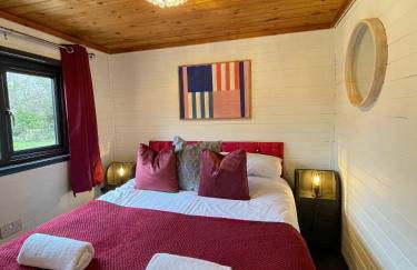 Otter 2 Lodge - Private Hot Tub- Dog Friendly - Wiltshire-Bristol - Foto 11