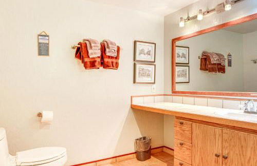 Ocean-View Bungalow Walk to Pebbles Beach! - Foto 20