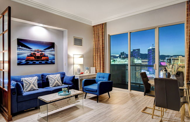 Lucky Gem Penthouse Suites at MGM Signature - Photo 36