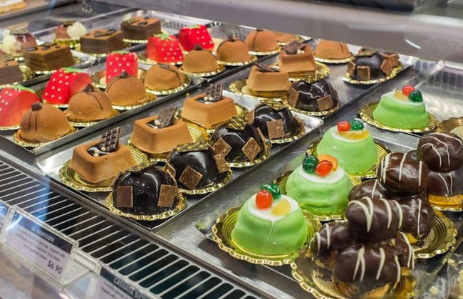 Class, Style and Location in Carlton - Photo 9