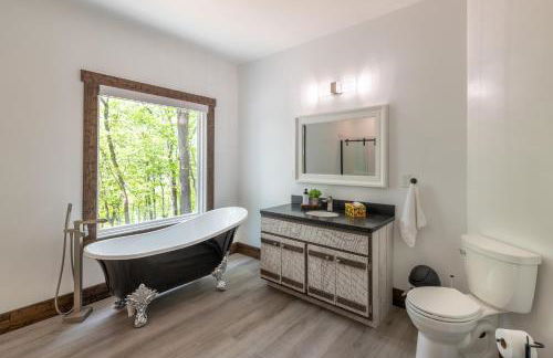 Oasis at Barkley + Hot tub! - Foto 28