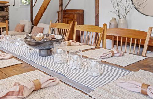 Modern Lux Cabin w Mtn Views and Fire Pit - Foto 7