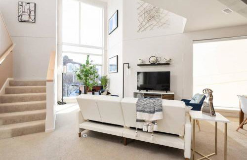 Upscale 3BR Penthouse by CozySuites - Foto 8