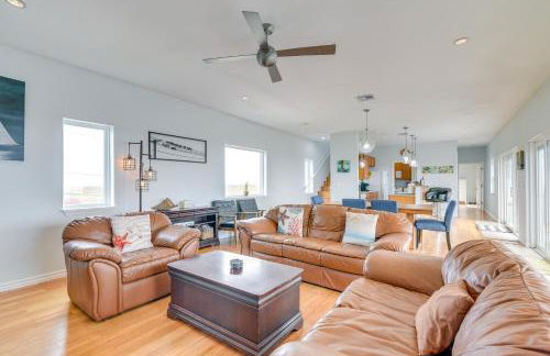 BBQs and Decks Oceanfront Surfside Beach Home - Photo 5