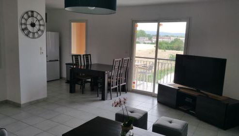 Apt 50m2 avec Balcon tout équipé proche d'Avignon - Foto 3