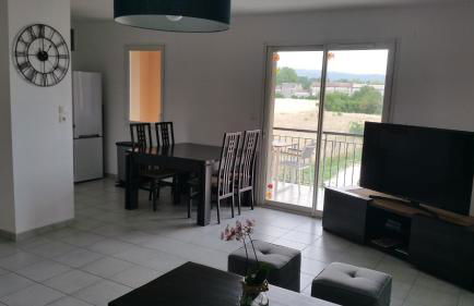 Apt 50m2 avec Balcon tout équipé proche d'Avignon - Foto 3