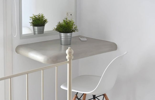 The Local House in Paros - Photo 4