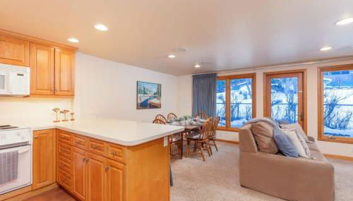 Comfort & Location - 2 BR, 2BA - Steps to Town - Foto 5