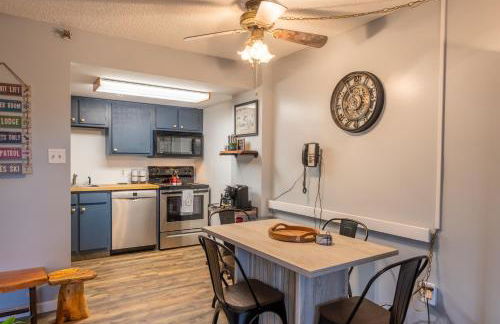 Snowshoe Ski-in & Ski-out at Silvercreek Resort - Family friendly, jacuzzi, hot tub, mountain views - Foto 23