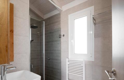 Alba Bianca Villa, Family Retreat with Heated Pool By ThinkVilla - Foto 36