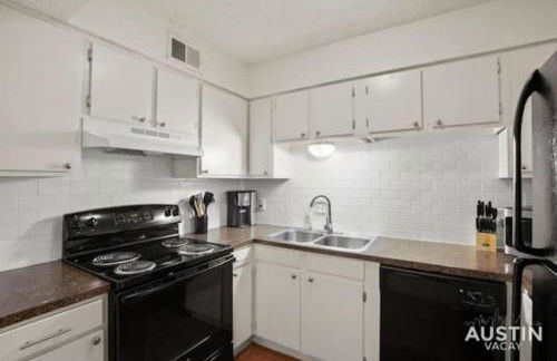 WFH in Relaxing Clarksville Townhome with Parking - Foto 6