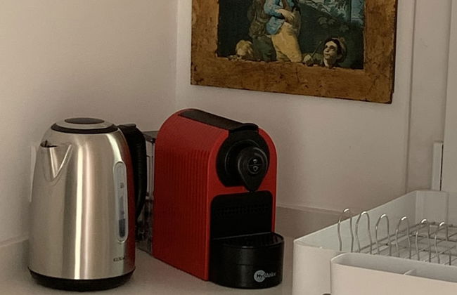 Charming and Cozy Apartment in Dubai Available now - Photo 7