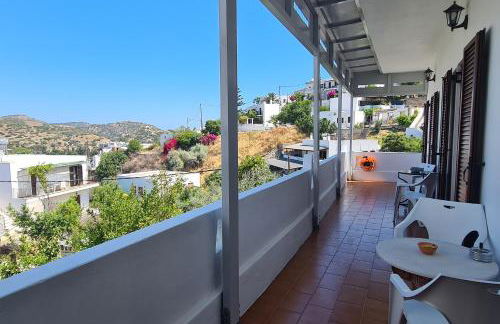 Μονοκατοικία με θέα τη Χώρα - Photo 1