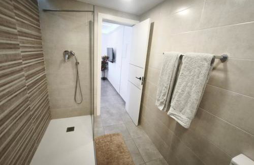 VIP Poolsuite Calafell - Photo 15