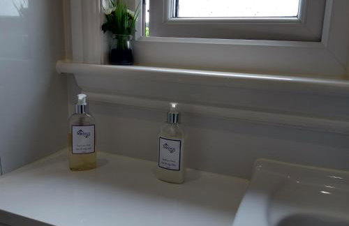 Cleeves Cabins Arran Luxury Lodge with hot tub - Foto 17