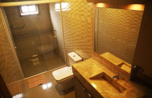 Chalé com Piscina Aquecida - Vista Panorâmica da Praia, a 200m do Mar, Sala de Jogos, Academia e Churrasqueira - Photo 8