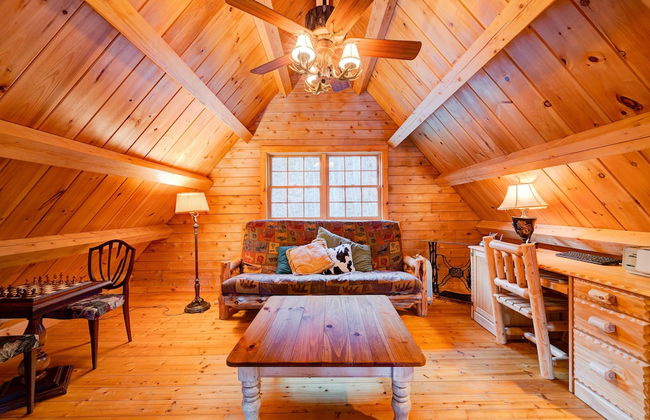 Mount Snow Cabin with Private Hot Tub by RedAwning - Foto 34