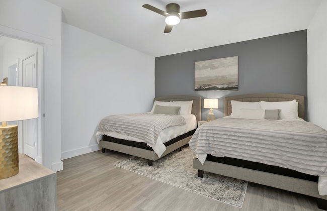 Soaring 2-level Point Venture Home on Lake Travis - Foto 2