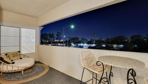 6 Mi to Vegas Strip City-View Gem with Pool Access - Foto 2